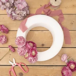 FlexiFoam Arrangement Wreath 35cm White