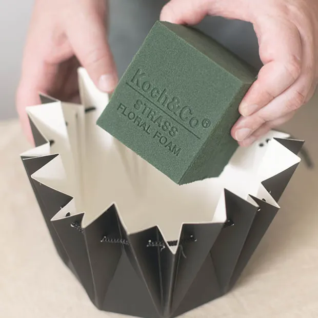 Flower Bouquet Designer Pod Pack 10 Black (13.8x14.4Hcm)