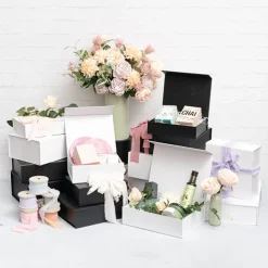 Hamper Gift Box Magnetic Flap Square White (25x25x10cmH)