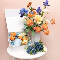 Hamper Gift Box Magnetic Flap Square White (25x25x10cmH)