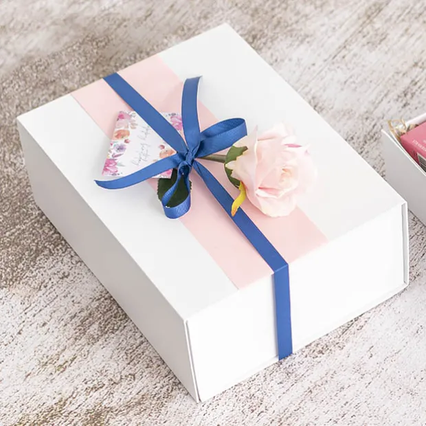 Hamper Gift Box Magnetic Flap Tall Medium White(32x24x12cmH)