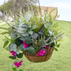 Metal Hanging Basket Scroll with Insert (30.5cm)