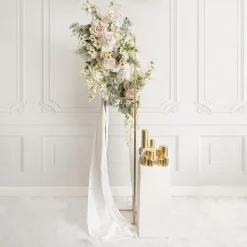 Tall Metal Flower Stand Gold (33x200cmH)